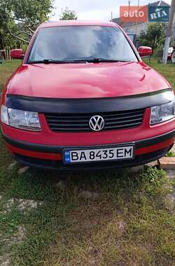Седан Volkswagen Passat 1997 в Александровке