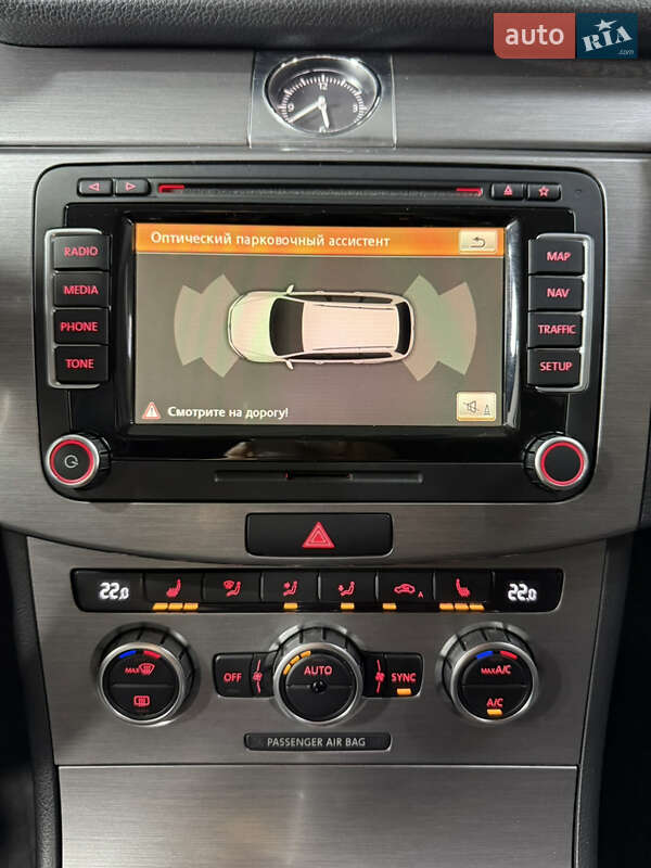 Універсал Volkswagen Passat 2014 в Одесі