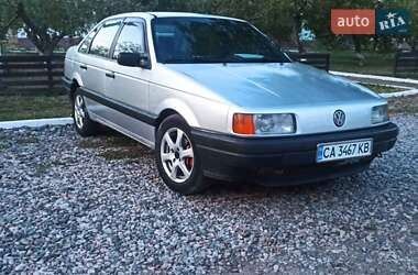Седан Volkswagen Passat 1988 в Смеле