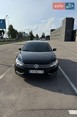 Седан Volkswagen Passat 2012 в Києві