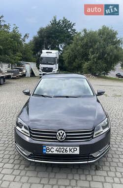 Седан Volkswagen Passat 2011 в Львові