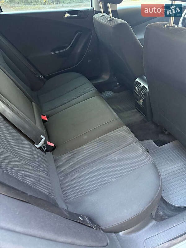 Універсал Volkswagen Passat 2006 в Гайвороні