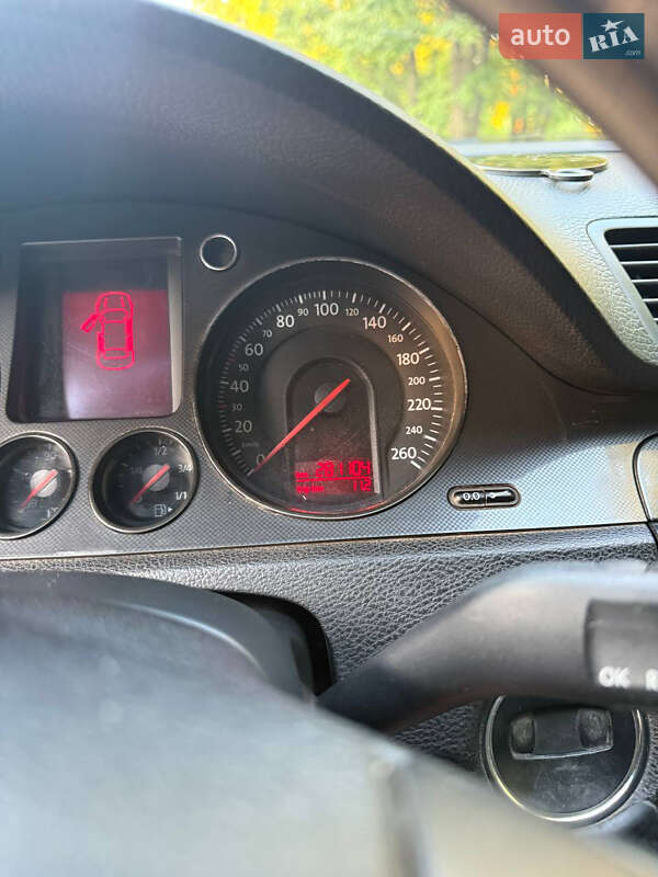 Універсал Volkswagen Passat 2006 в Гайвороні