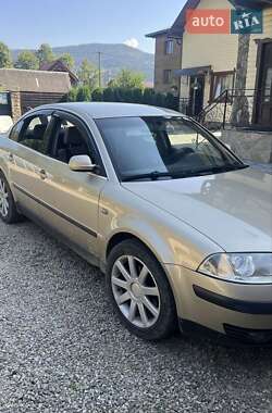 Седан Volkswagen Passat 2000 в Надворной