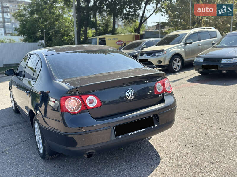 Седан Volkswagen Passat 2006 в Кропивницком