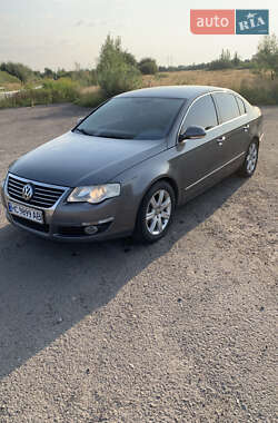 Седан Volkswagen Passat 2005 в Миколаєві