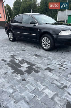 Седан Volkswagen Passat 2003 в Комарному