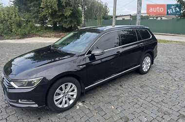 Універсал Volkswagen Passat 2015 в Житомирі