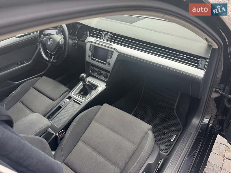Универсал Volkswagen Passat 2015 в Житомире фото 22 Универсал Volkswagen Passat 2015 в Житомире