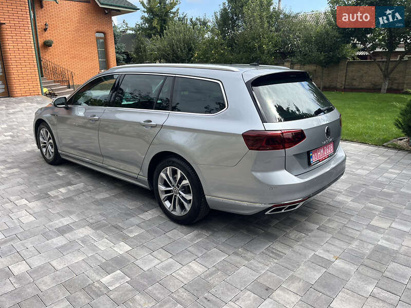 Универсал Volkswagen Passat 2021 в Житомире