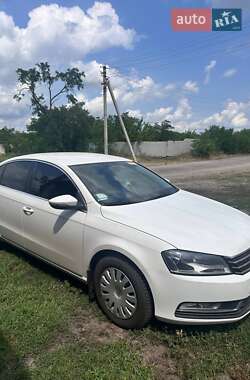 Седан Volkswagen Passat 2012 в Змиеве