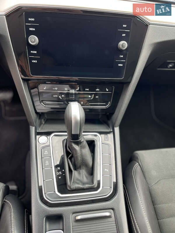 Универсал Volkswagen Passat 2021 в Житомире