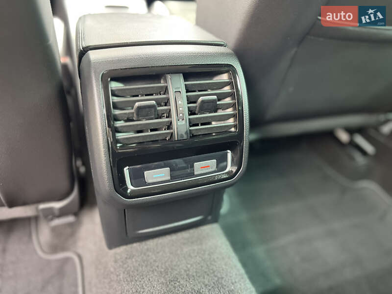 Универсал Volkswagen Passat 2021 в Житомире