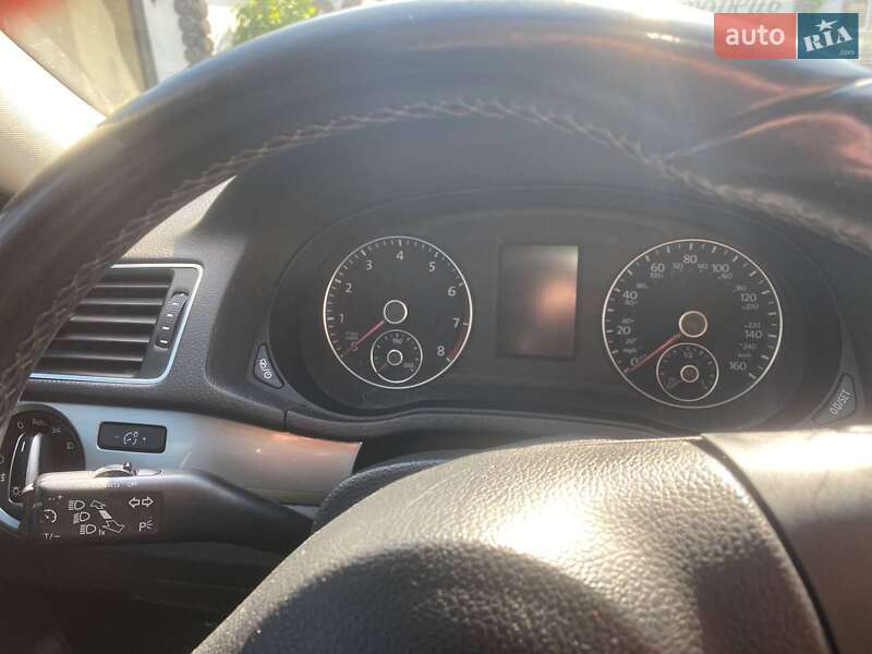 Седан Volkswagen Passat 2015 в Броварах