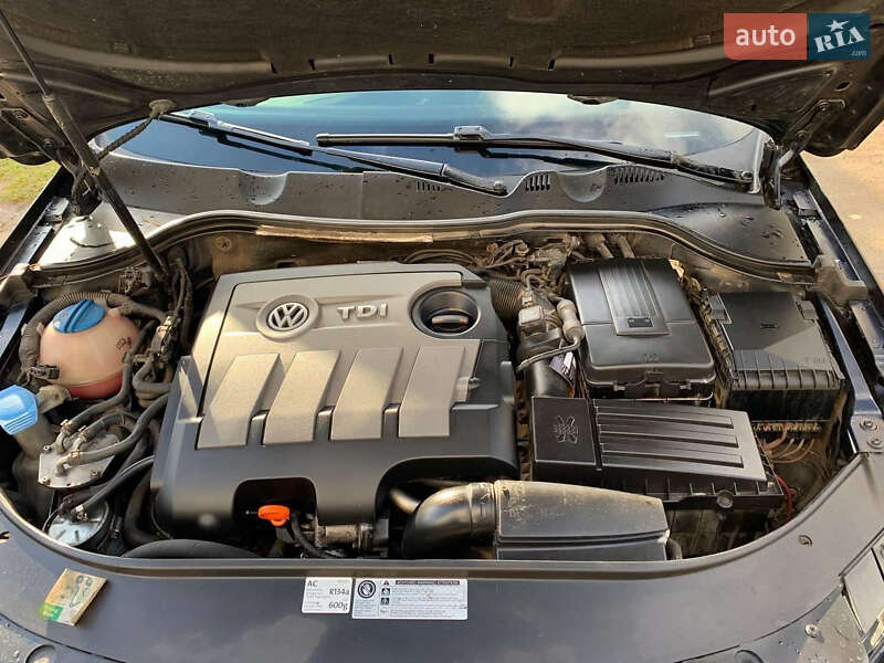 Седан Volkswagen Passat 2011 в Ахтырке