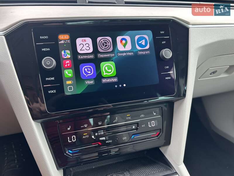 Седан Volkswagen Passat 2020 в Львове