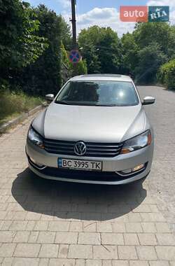 Седан Volkswagen Passat 2014 в Львове