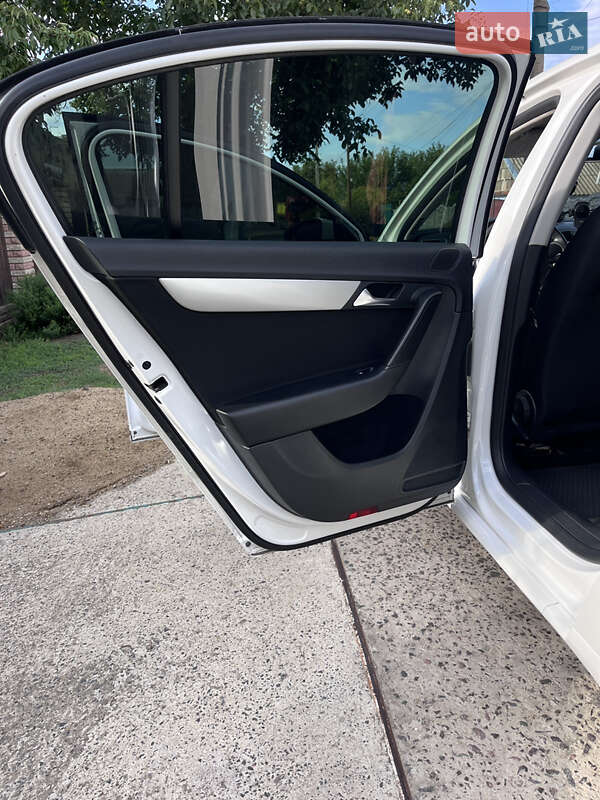 Седан Volkswagen Passat 2012 в Одесі