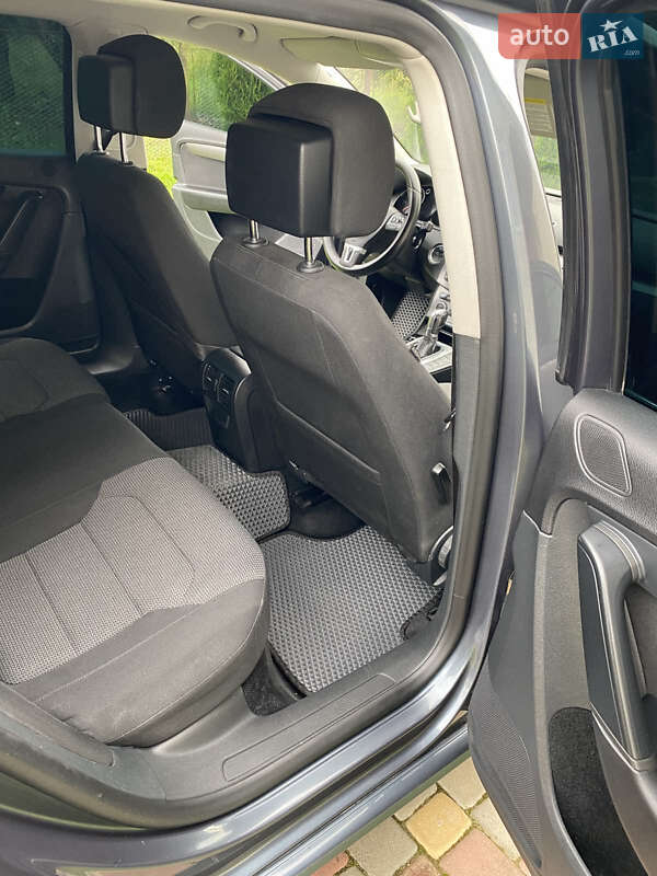 Універсал Volkswagen Passat 2011 в Дрогобичі