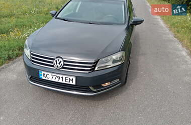 Універсал Volkswagen Passat 2011 в  фото 4 Універсал Volkswagen Passat 2011 в