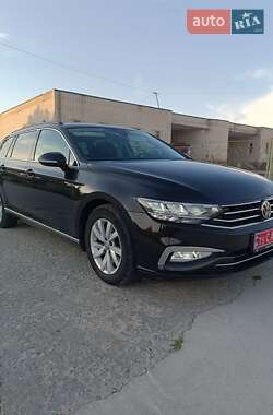 Универсал Volkswagen Passat 2020 в Вараше