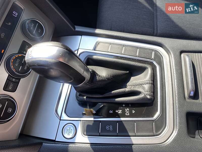 Универсал Volkswagen Passat 2015 в Корсуне-Шевченковском