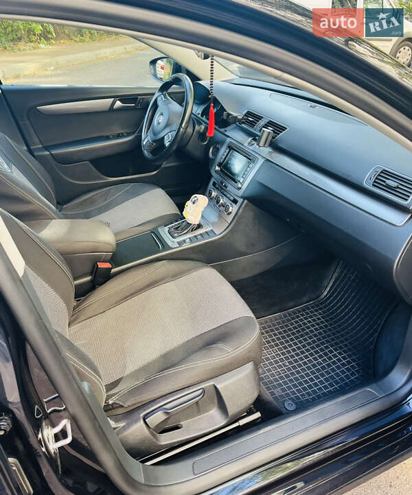 Универсал Volkswagen Passat 2014 в Одессе