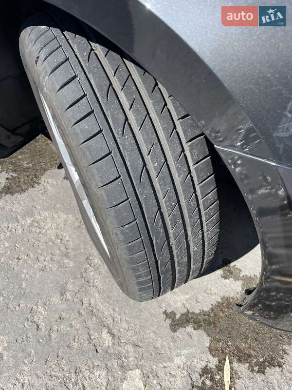 Універсал Volkswagen Passat 2017 в Чернігові