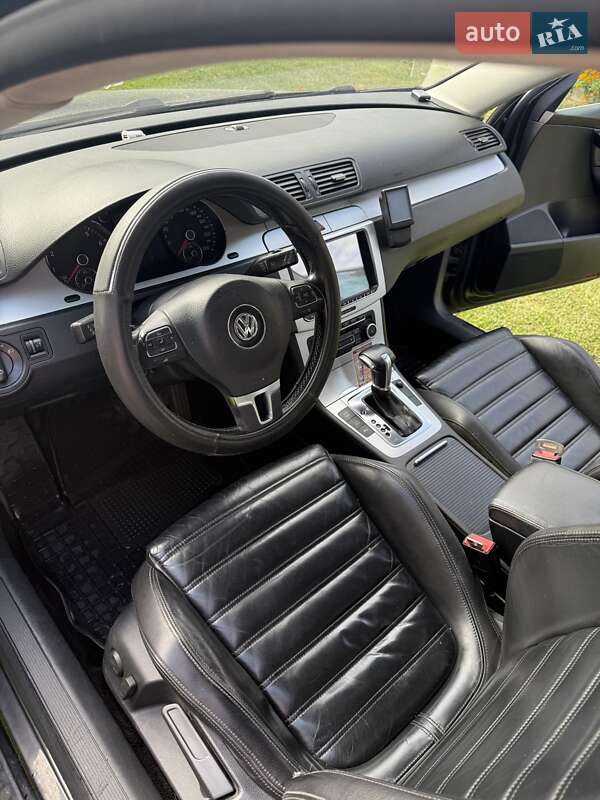 Універсал Volkswagen Passat 2010 в Чернівцях