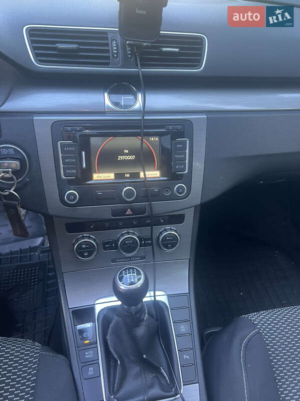 Універсал Volkswagen Passat 2011 в Кам'янець-Подільському фото 13 Універсал Volkswagen Passat 2011 в Кам'янець-Подільському