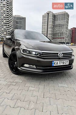 Седан Volkswagen Passat 2017 в Киеве