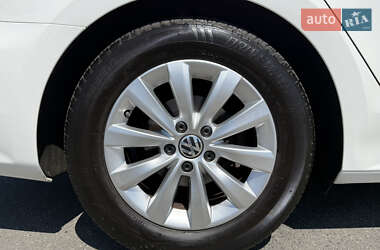 Седан Volkswagen Passat 2013 в 