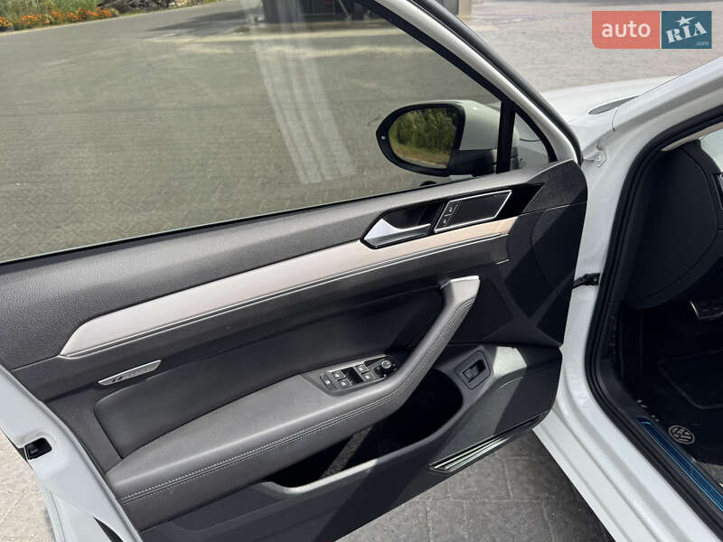 Седан Volkswagen Passat 2017 в Ковеле