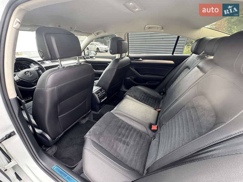 Седан Volkswagen Passat 2017 в Ковеле