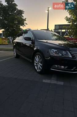 Універсал Volkswagen Passat 2011 в  фото 21 Універсал Volkswagen Passat 2011 в