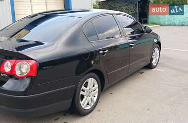 Седан Volkswagen Passat 2006 в Макарове