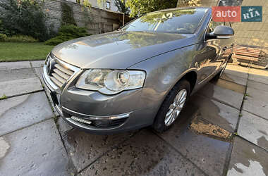 Седан Volkswagen Passat 2008 в Киеве