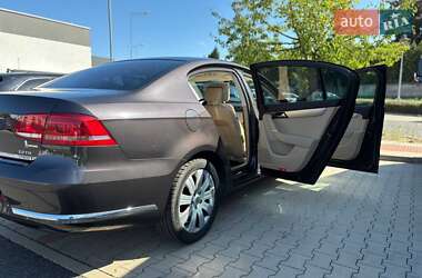 Седан Volkswagen Passat 2011 в Иршаве