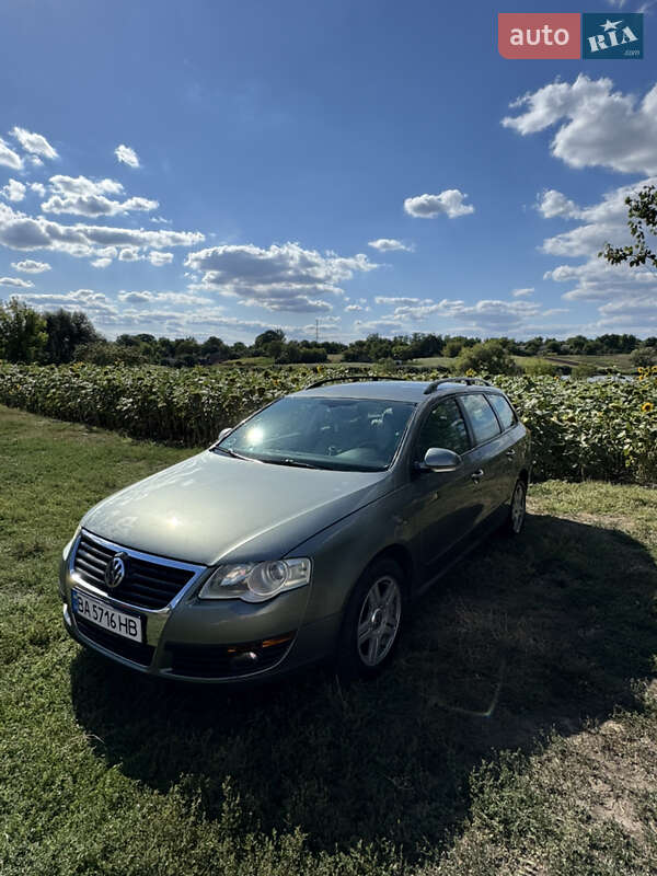 Универсал Volkswagen Passat 2006 в Благовещенском фото 5 Универсал Volkswagen Passat 2006 в Благовещенском