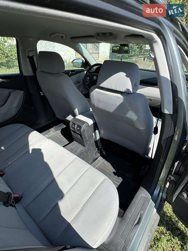 Универсал Volkswagen Passat 2006 в Благовещенском фото 12 Универсал Volkswagen Passat 2006 в Благовещенском