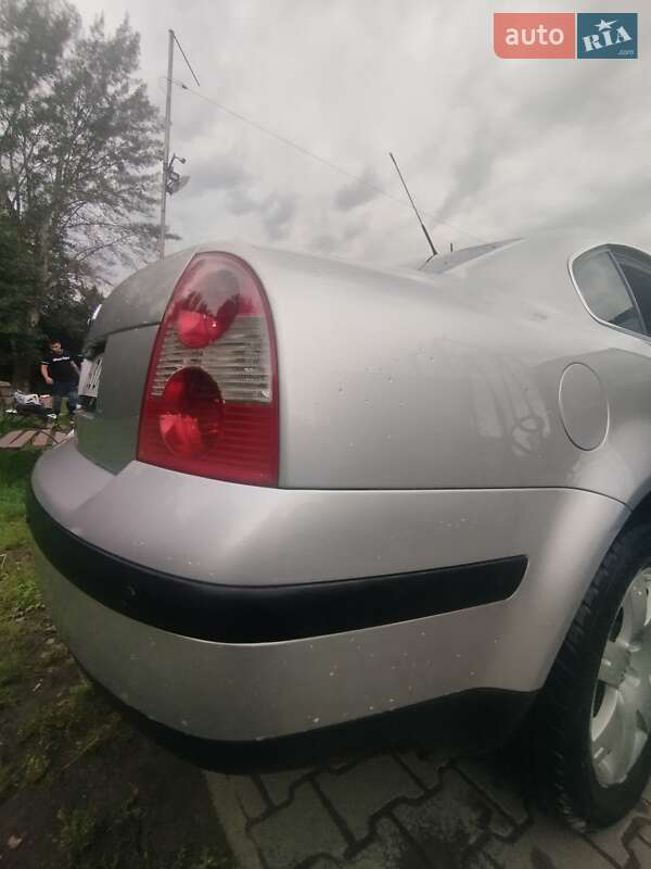 Седан Volkswagen Passat 2001 в Бориславі