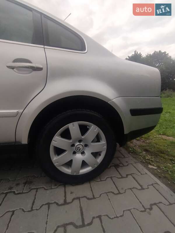 Седан Volkswagen Passat 2001 в Бориславі