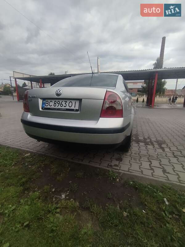 Седан Volkswagen Passat 2001 в Бориславі