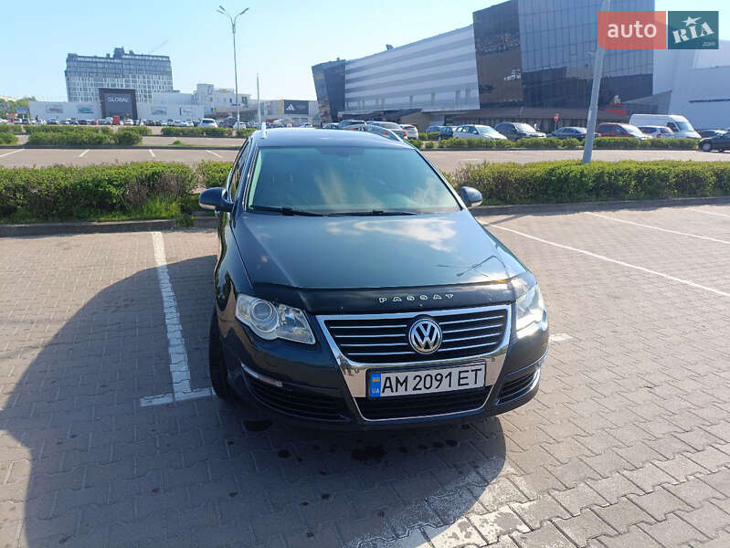 Універсал Volkswagen Passat 2006 в Житомирі