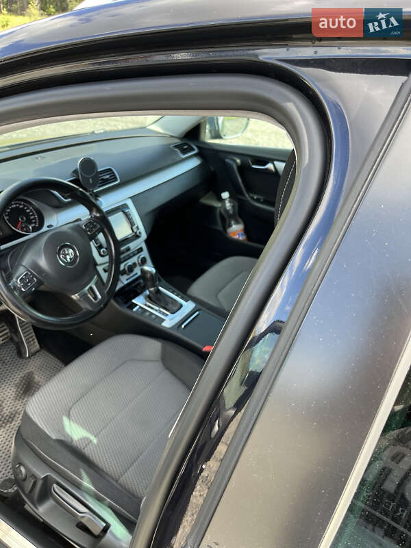 Универсал Volkswagen Passat 2013 в Киеве