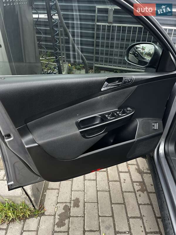 Седан Volkswagen Passat 2008 в Ивано-Франковске