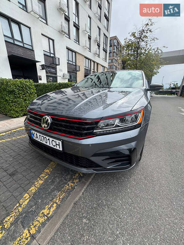 Седан Volkswagen Passat 2018 в Киеве фото 2 Седан Volkswagen Passat 2018 в Киеве
