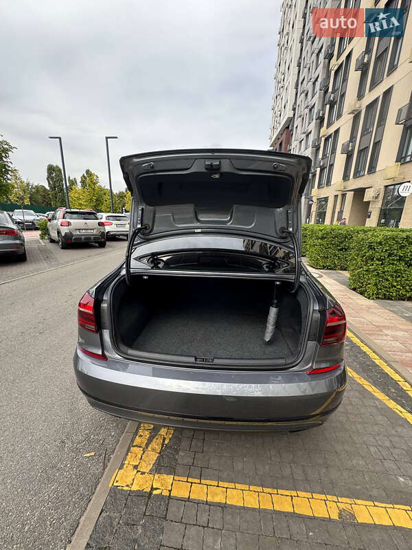 Седан Volkswagen Passat 2018 в Киеве фото 25 Седан Volkswagen Passat 2018 в Киеве