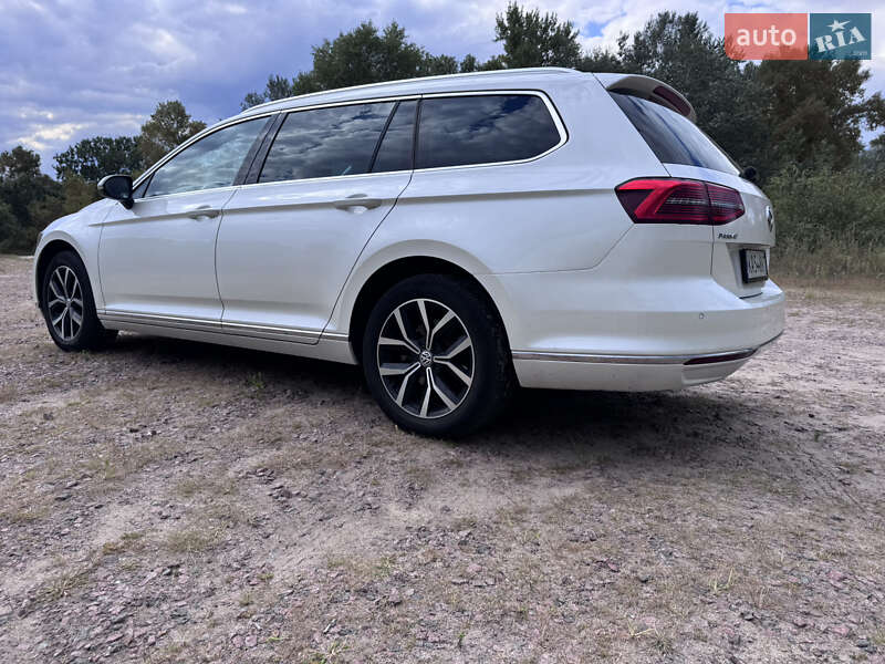 Универсал Volkswagen Passat 2018 в Киеве