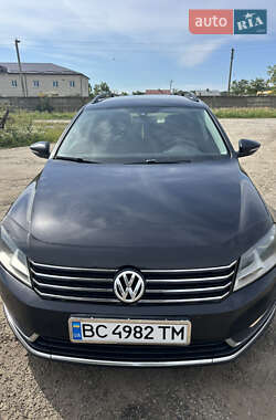 Універсал Volkswagen Passat 2012 в Дрогобичі